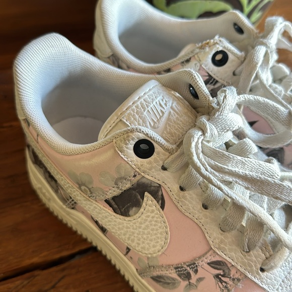 Pink  Nike floral Air Force 1 - Picture 6 of 6